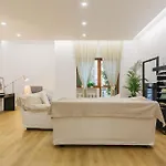 Petershouse Бари