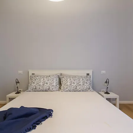 Petershouse בארי